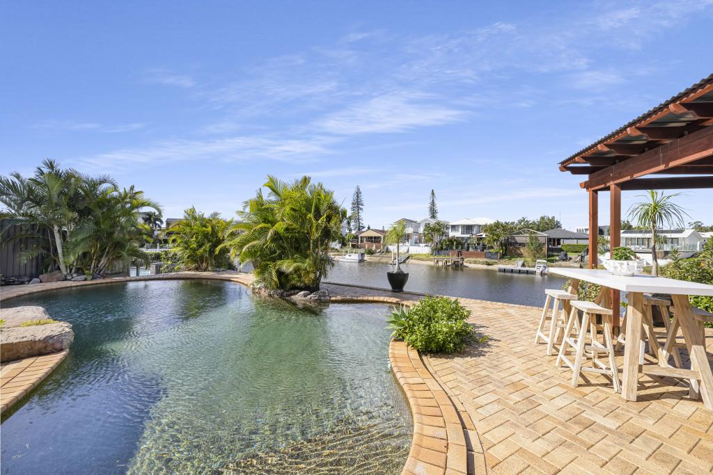 5 Nootka Ct, Broadbeach Waters, QLD 4218