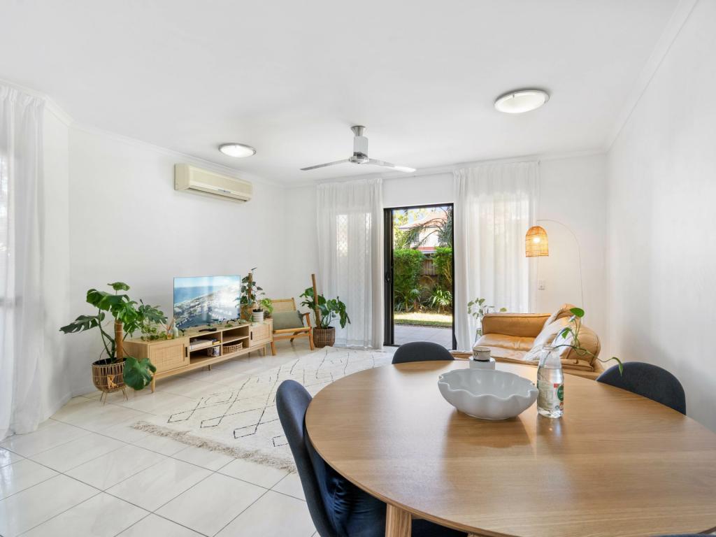 2/157 MARTYN ST, MANUNDA, QLD 4870