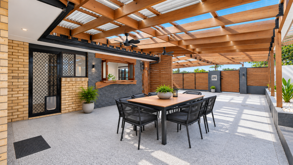 2/277 Government Rd, Labrador, QLD 4215