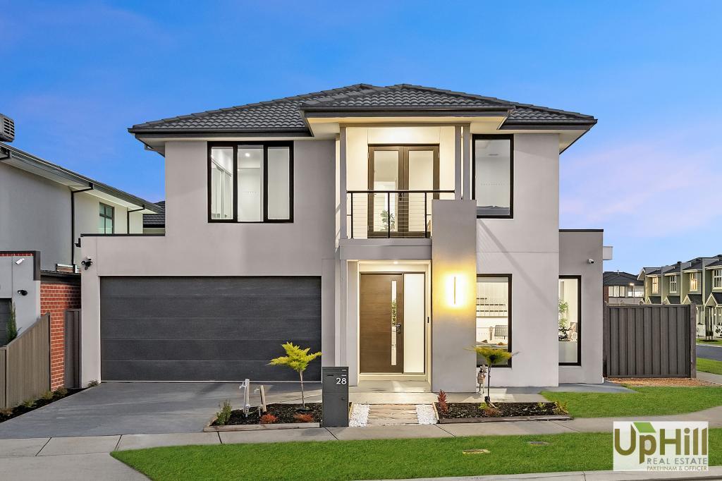 28 BROADWAY ST, BERWICK, VIC 3806