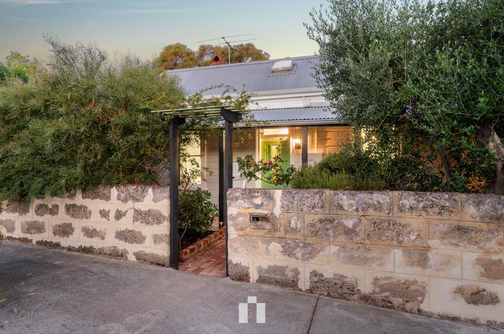 4 WRIGHT ST, WHITE GUM VALLEY, WA 6162