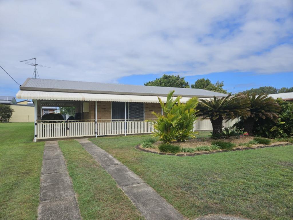 8 Herring St, Taylors Beach, QLD 4850