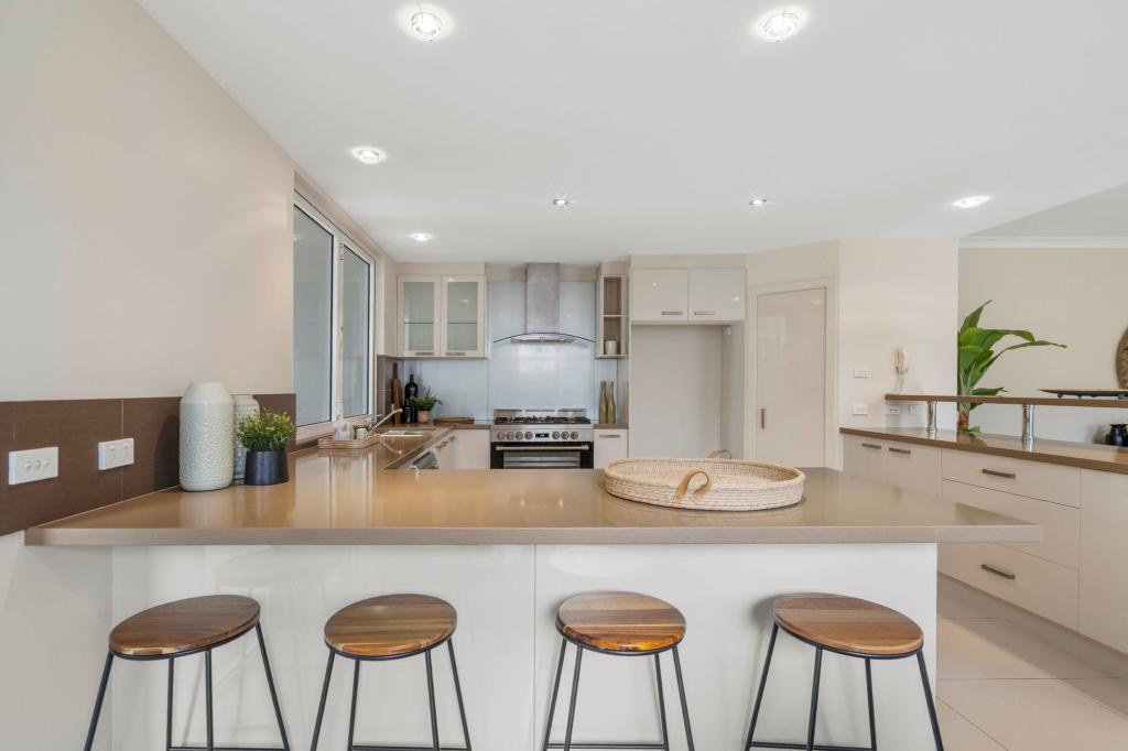 2/7025 Vista Dr, Benowa, QLD 4217