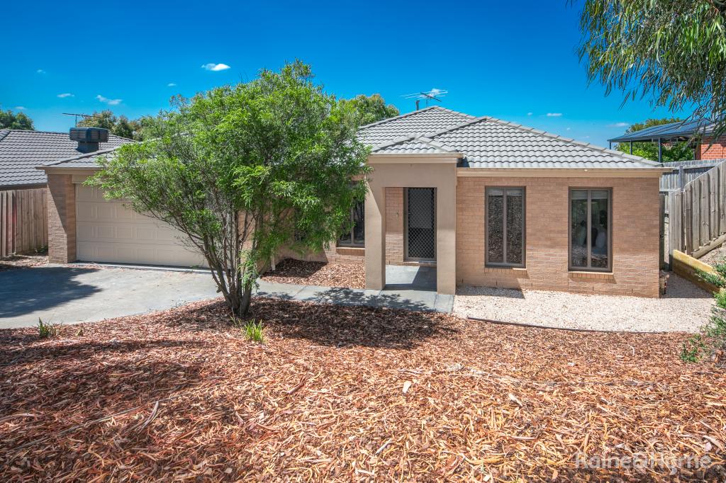 129 Phillip Dr, Sunbury, VIC 3429