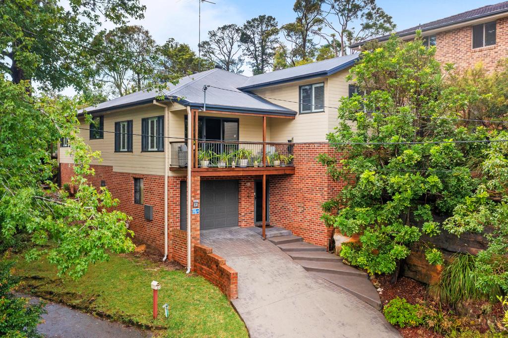 31 Parkes Cres, Faulconbridge, NSW 2776