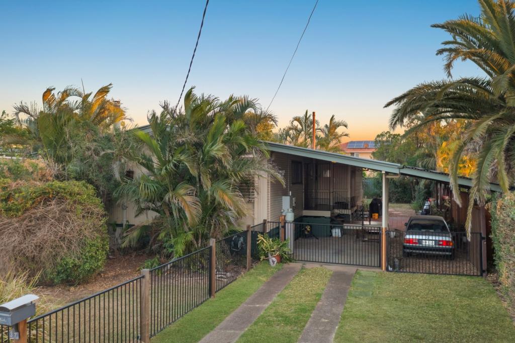 37 Edwards St, Flinders View, QLD 4305