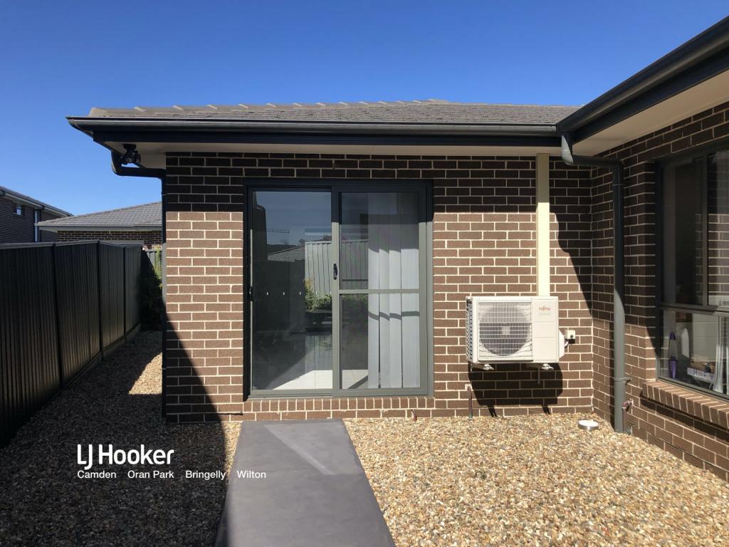 4b Russell St, Oran Park, NSW 2570