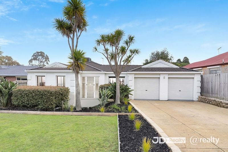 32 Greensted Gr, Roxburgh Park, VIC 3064