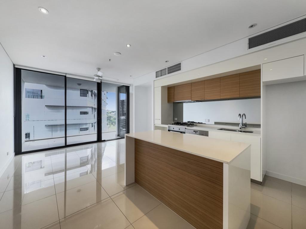 Type Amr/33 Remora Rd, Hamilton, QLD 4007