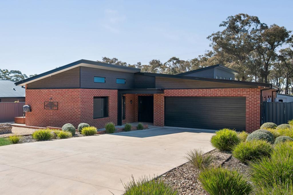 7 Secluded Pl, Kangaroo Flat, VIC 3555