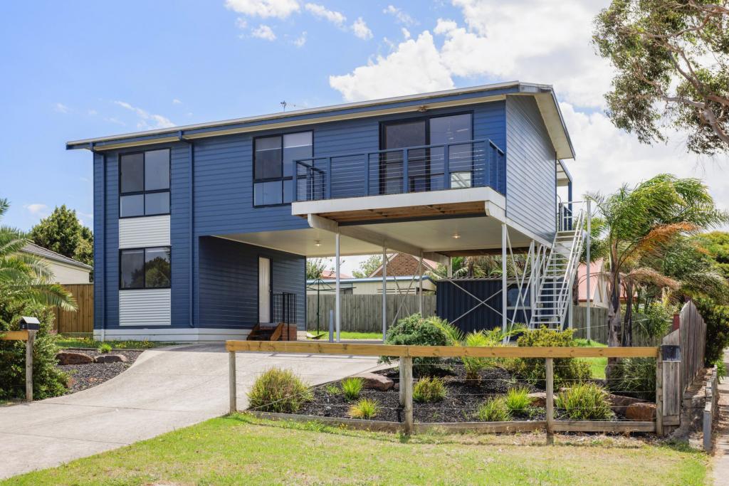 2 Grevilia Cl, Cowes, VIC 3922