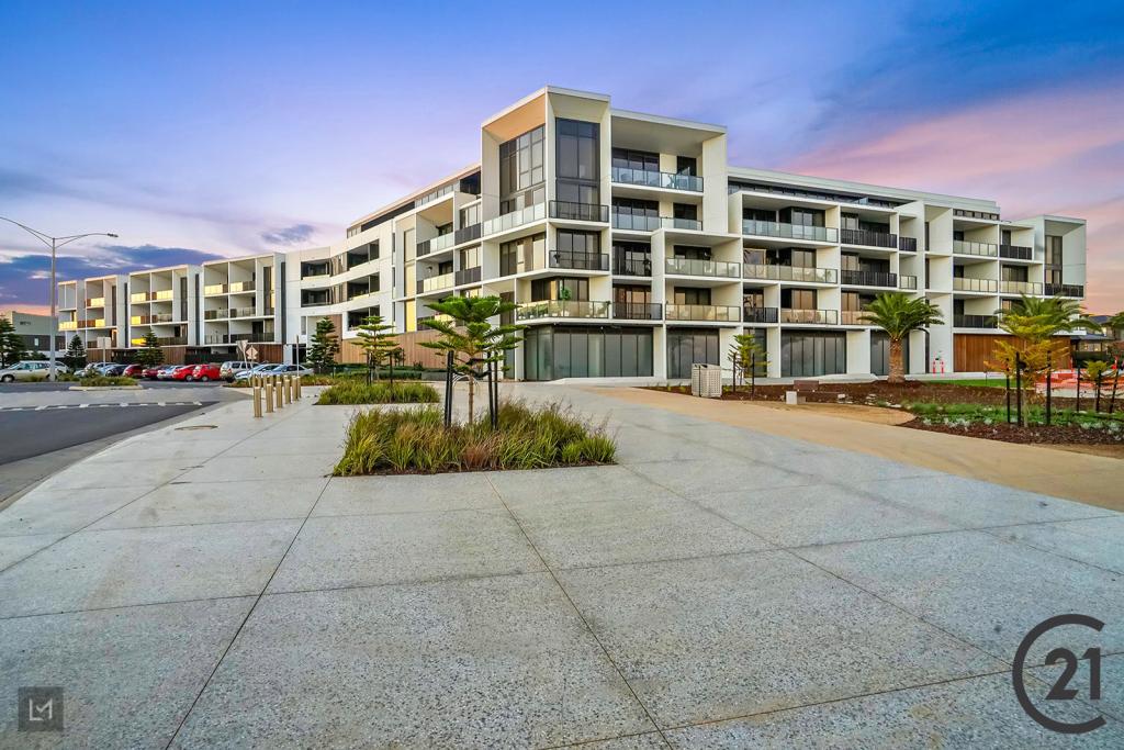 220/33 Quay Bvd, Werribee South, VIC 3030