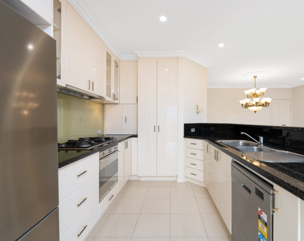 4/121 HORDERN ST, VICTORIA PARK, WA 6100