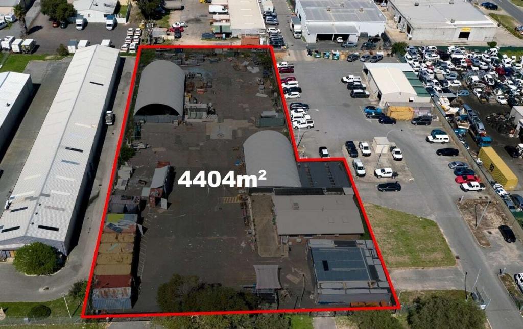 6 Crompton Rd, Rockingham, WA 6168