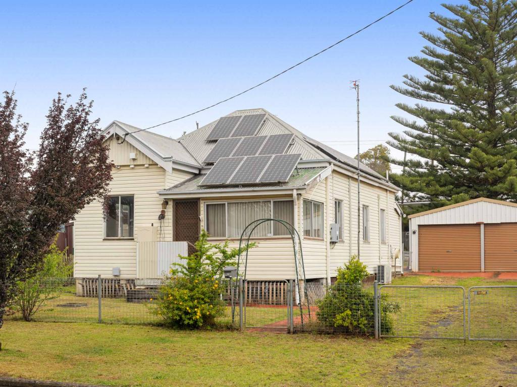 8 Beirne St, South Toowoomba, QLD 4350