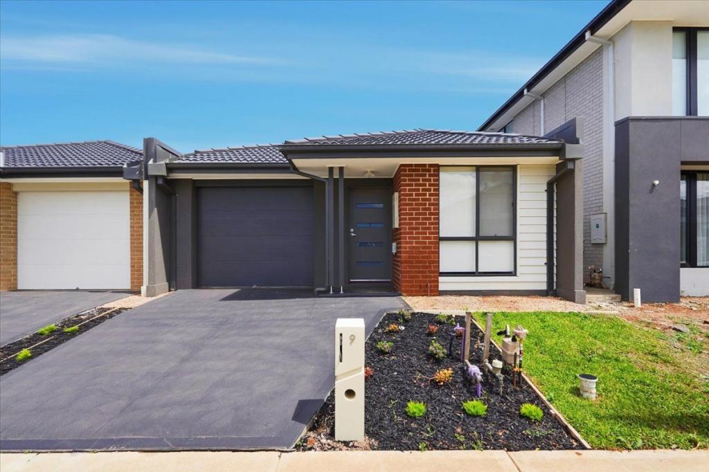 9 Lepperton St, Werribee, VIC 3030