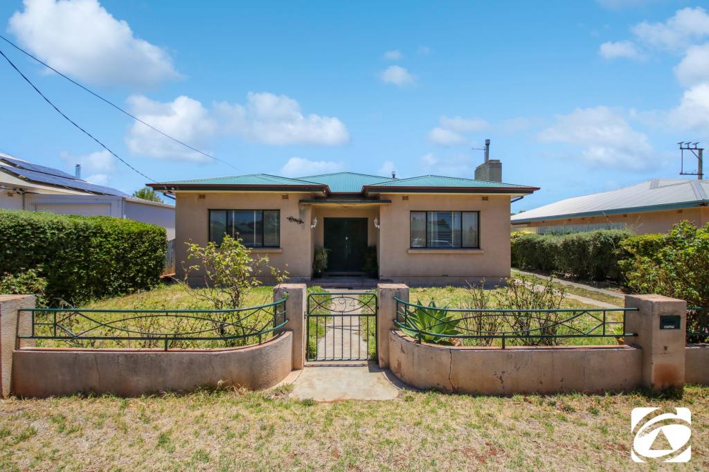 594 Radium St, Broken Hill, NSW 2880