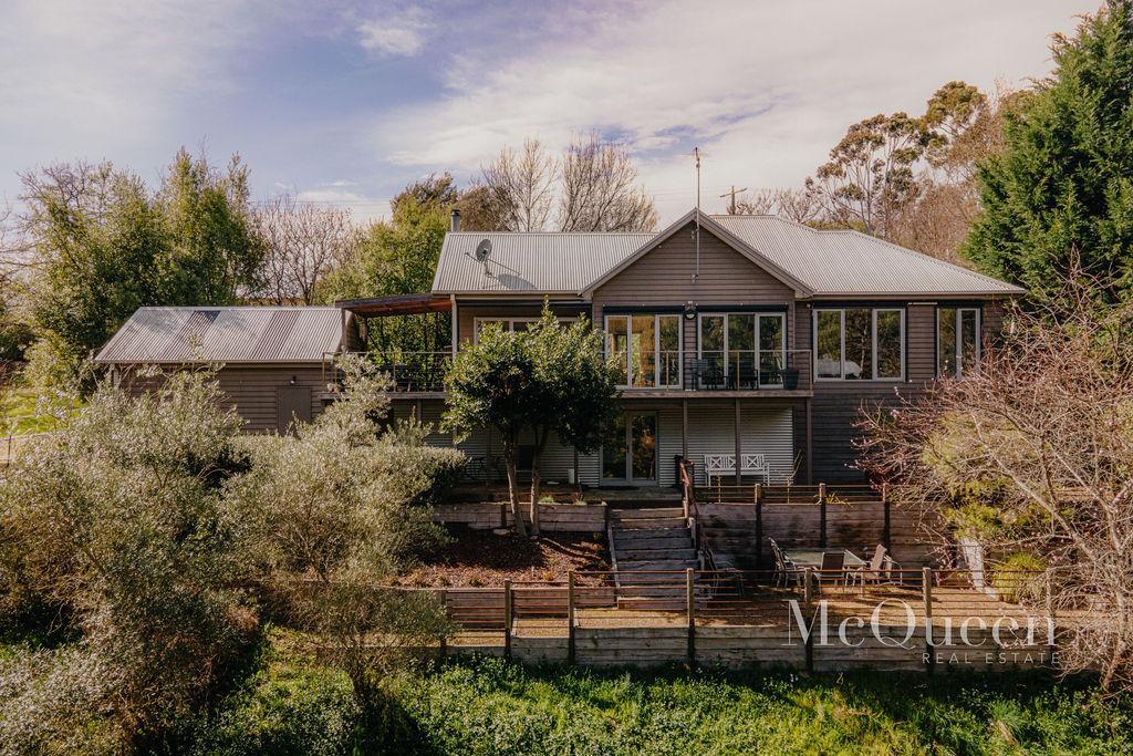 11 Tenth St, Hepburn Springs, VIC 3461