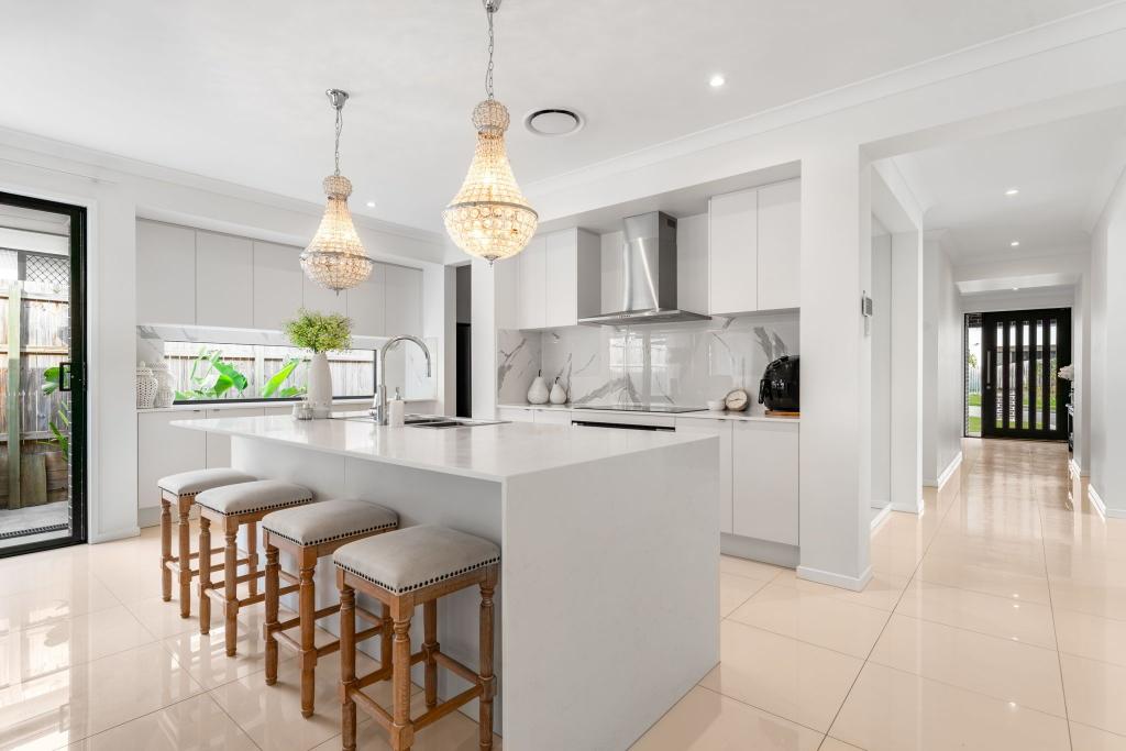 7 Pitt Way, Redbank Plains, QLD 4301