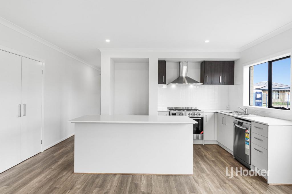 14 Brushtail St, Mambourin, VIC 3024