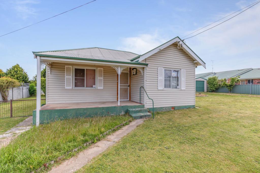 34 Frape St, Blayney, NSW 2799