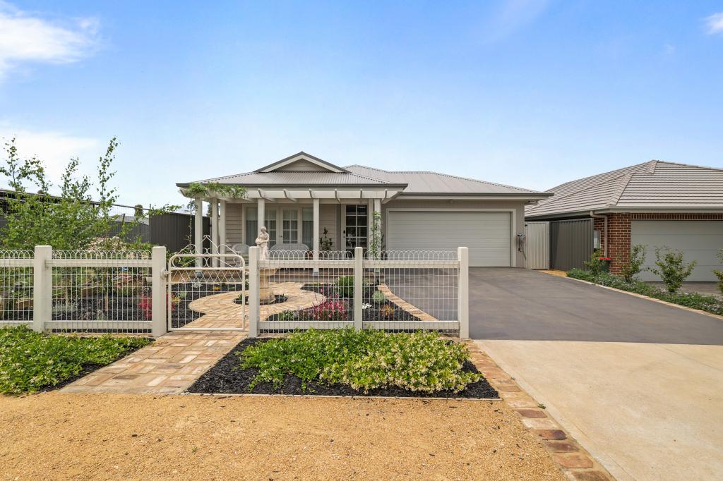 24 SAFARI DR, SILVERDALE, NSW 2752