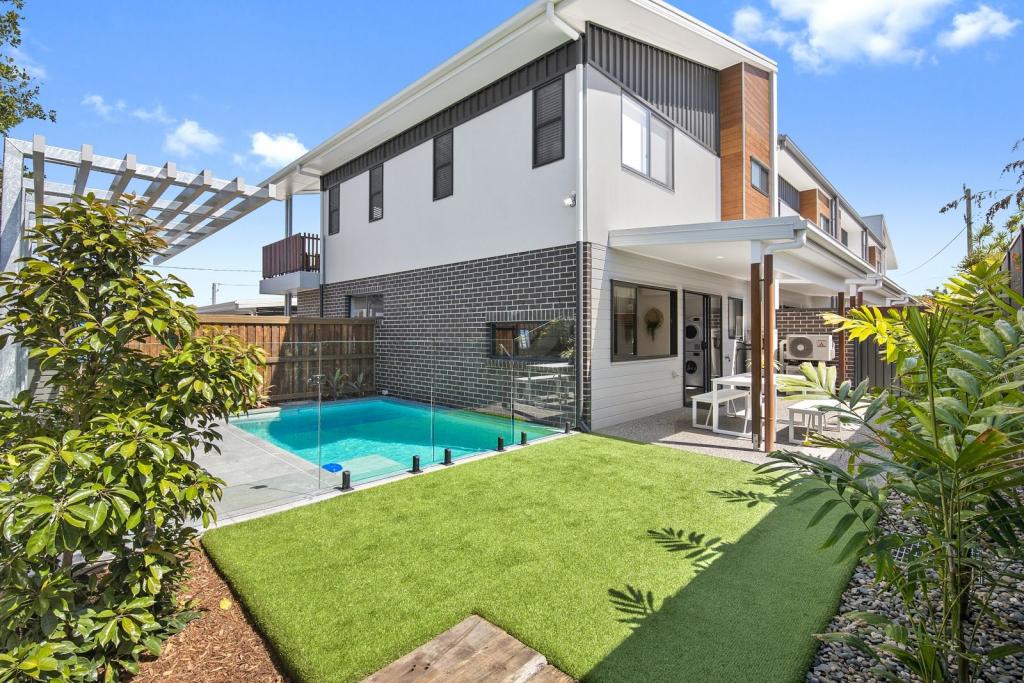 9/32-36 HARDIMAN ST, WOODY POINT, QLD 4019