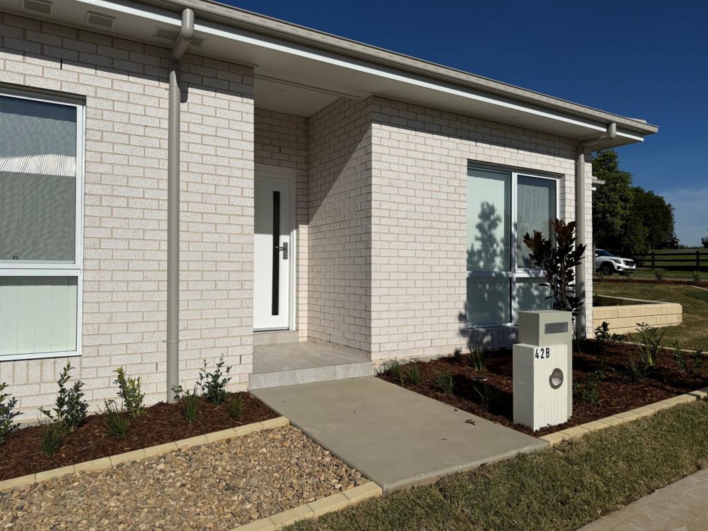 42b Mount Pleasant Dr, Menangle Park, NSW 2563