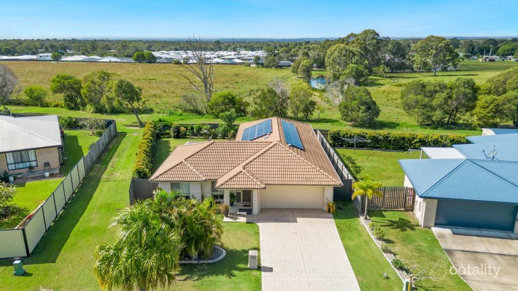 8 Peat Ct, Nikenbah, QLD 4655