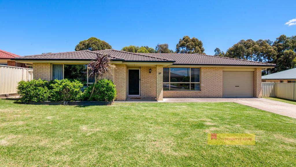 37 Hardy Cres, Mudgee, NSW 2850