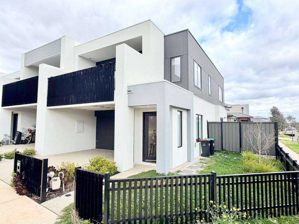 13 EAGLEMONT DR, STRATHTULLOH, VIC 3338