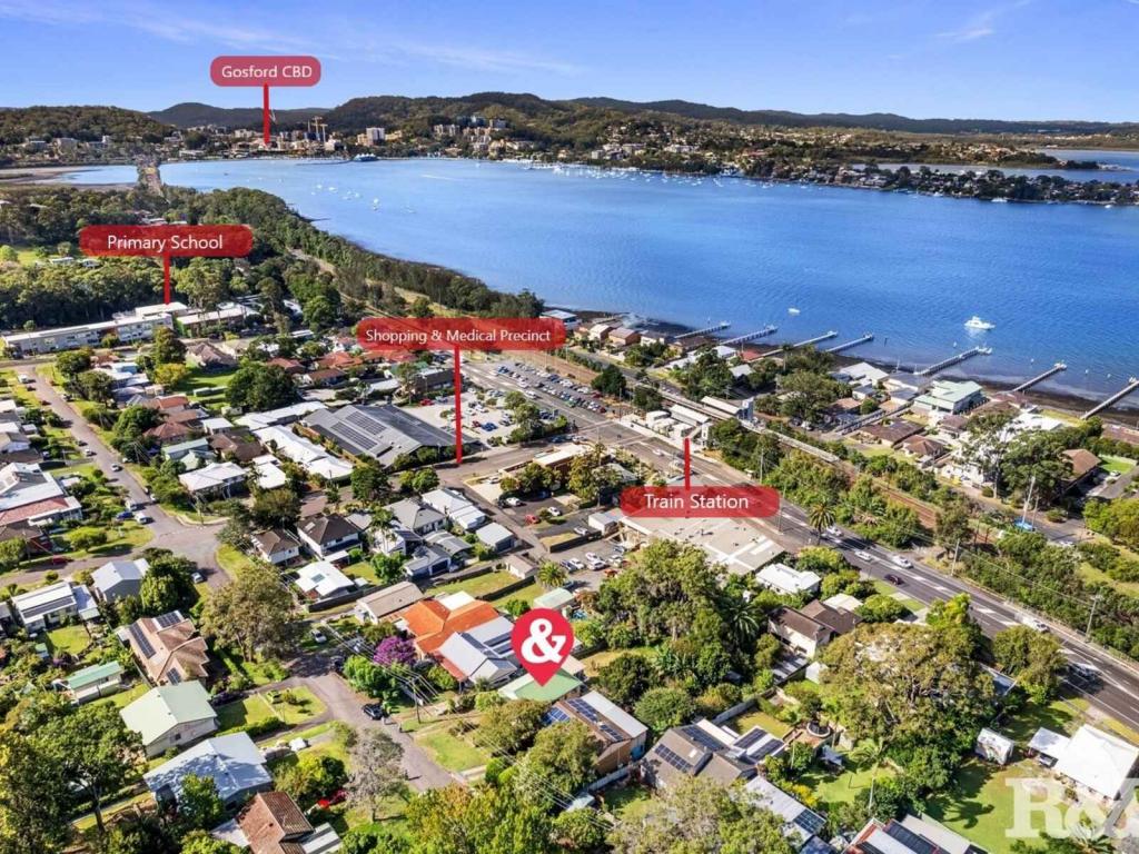 26 Nioka Ave, Point Clare, NSW 2250