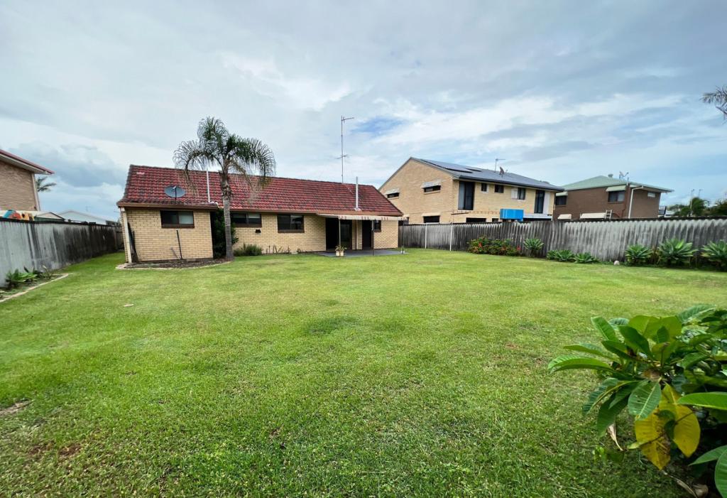 19 Honeyeater Dr, Burleigh Waters, QLD 4220