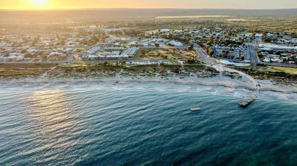 7 Sandpiper St, Jurien Bay, WA 6516