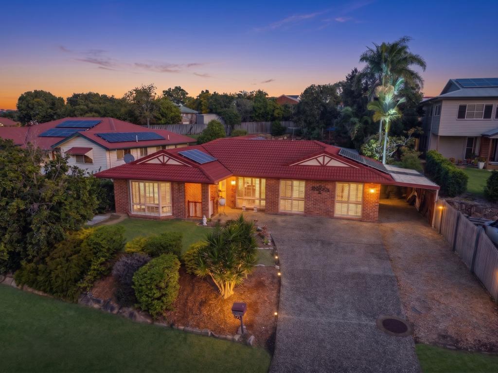 7 Howard Ct, Arana Hills, QLD 4054