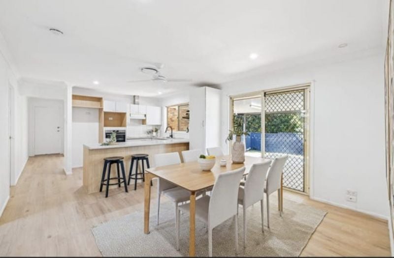 11 Regal Dr, Regents Park, QLD 4118