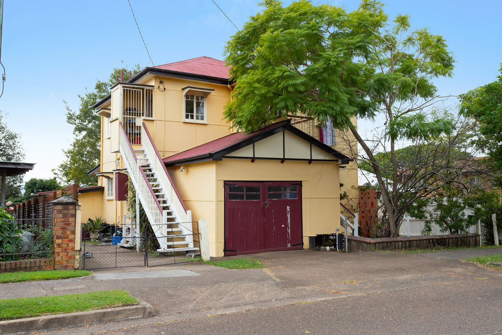 6 GLEBE RD, NEWTOWN, QLD 4305