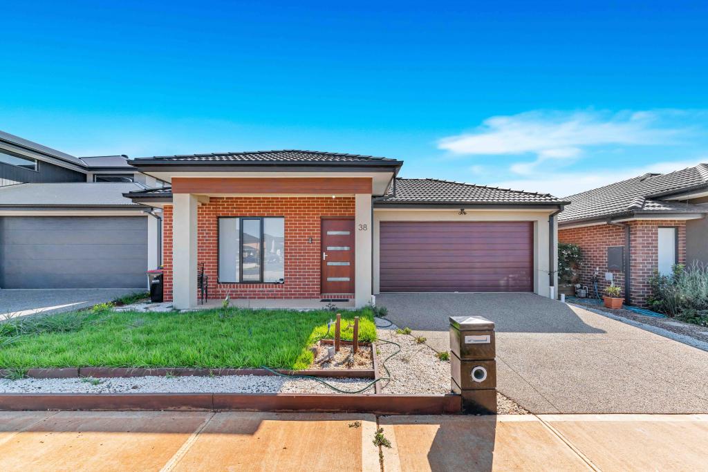38 Dalwood Cct, Aintree, VIC 3336
