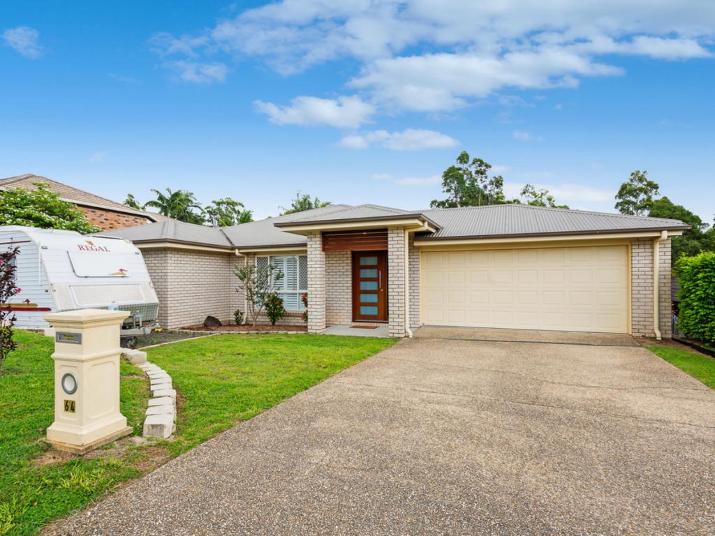 64 Harmsworth Rd, Pacific Pines, QLD 4211