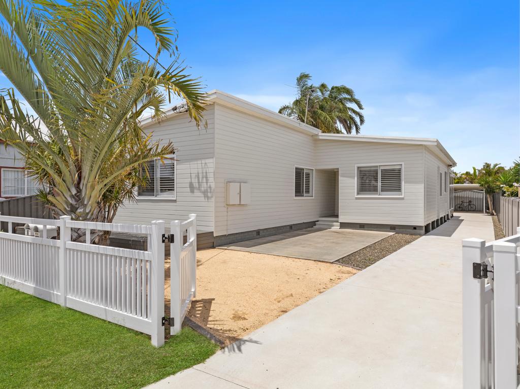 4 ROBERT ST, BELMONT SOUTH, NSW 2280