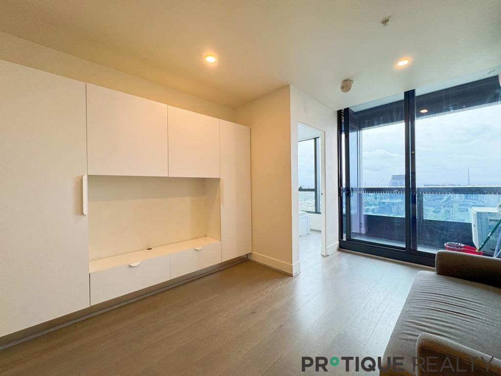 2401/500 ELIZABETH ST, MELBOURNE, VIC 3000