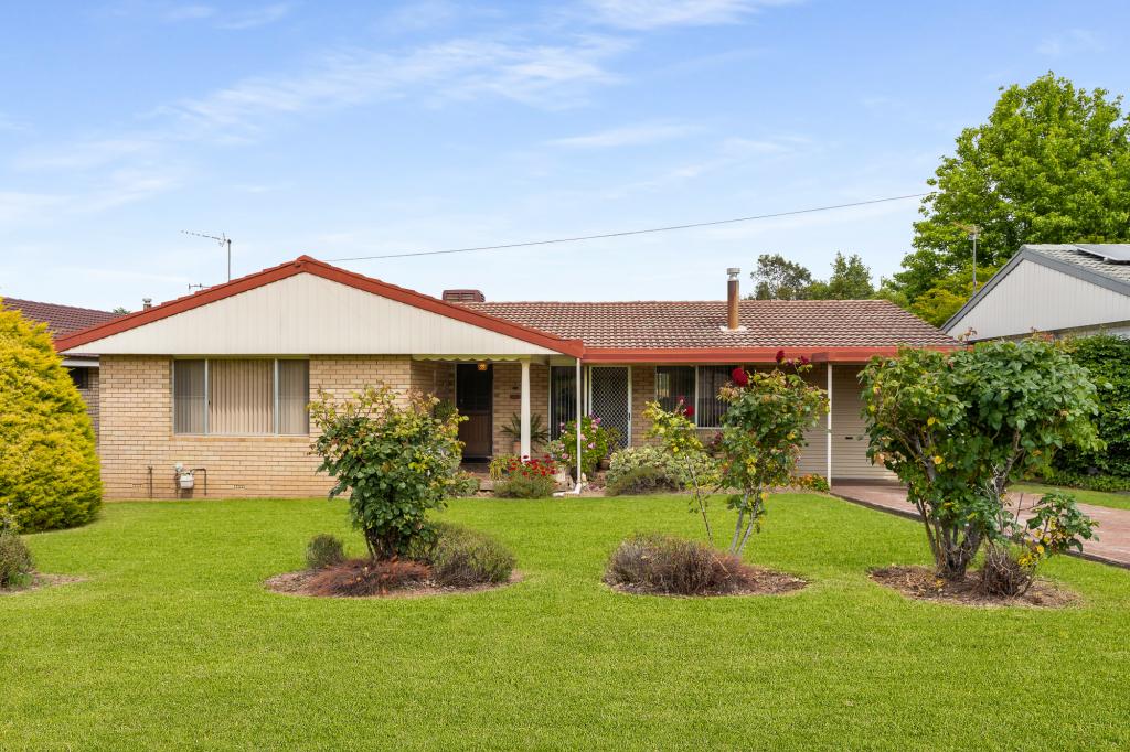 44 Kibbler St, Cowra, NSW 2794