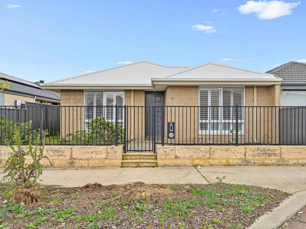 9 Moonee St, Lakelands, WA 6180