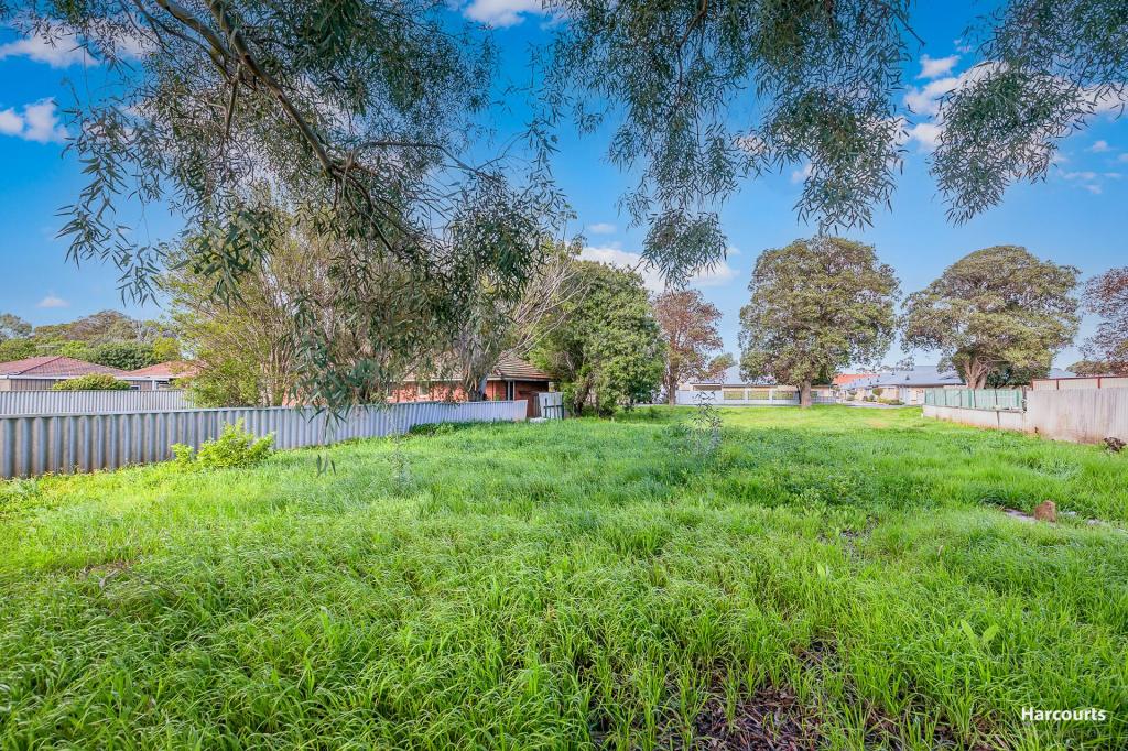 39 Fifth Rd, Armadale, WA 6112