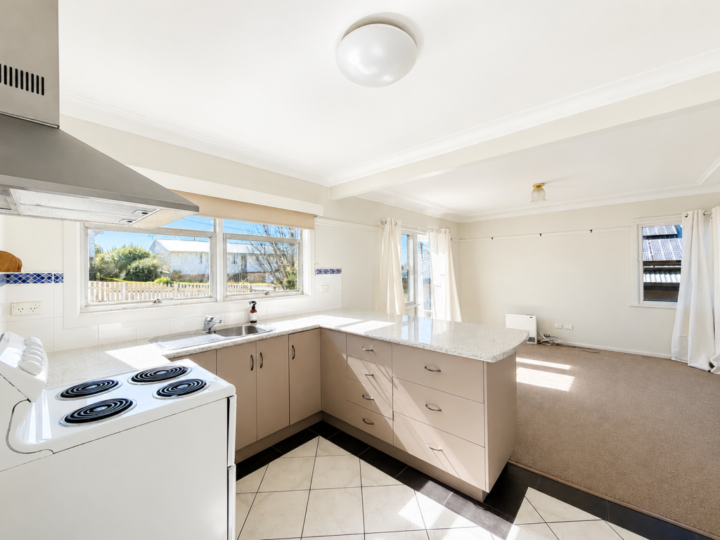 6 College Ave, Armidale, NSW 2350