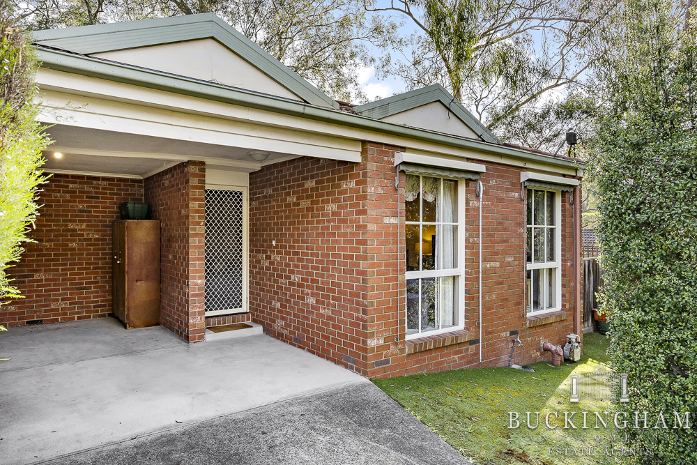 24 ROBERT ST, MONTMORENCY, VIC 3094