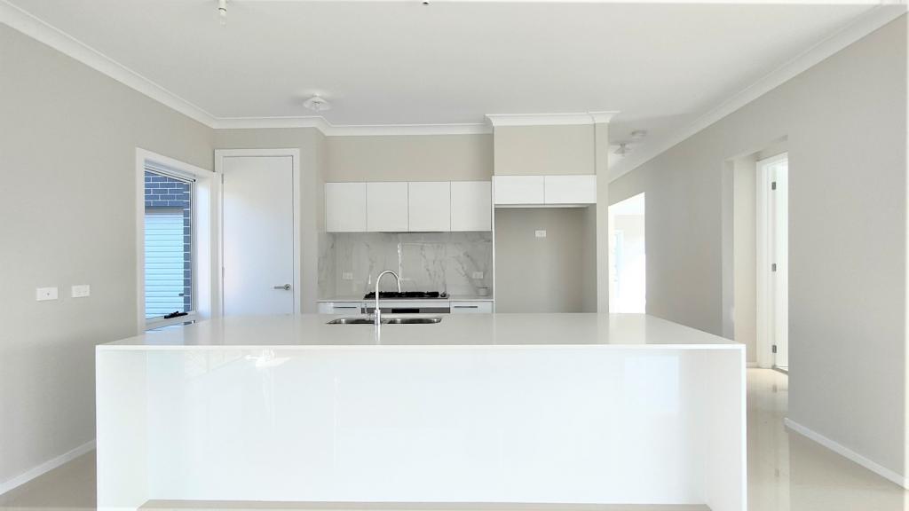 83 Pleasant Cct, Gledswood Hills, NSW 2557