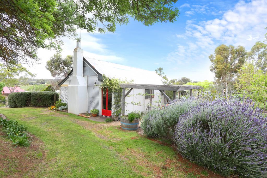 5 North Tce, Watervale, SA 5452