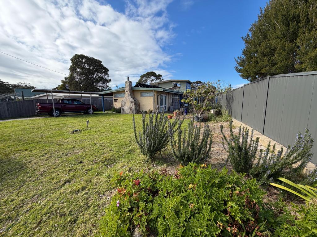 10 Stanley Ave, Mallacoota, VIC 3892