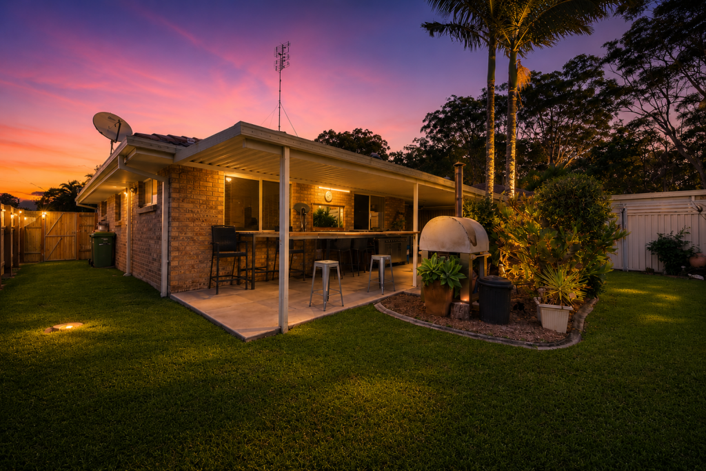 2/28 Nina Pde, Arundel, QLD 4214